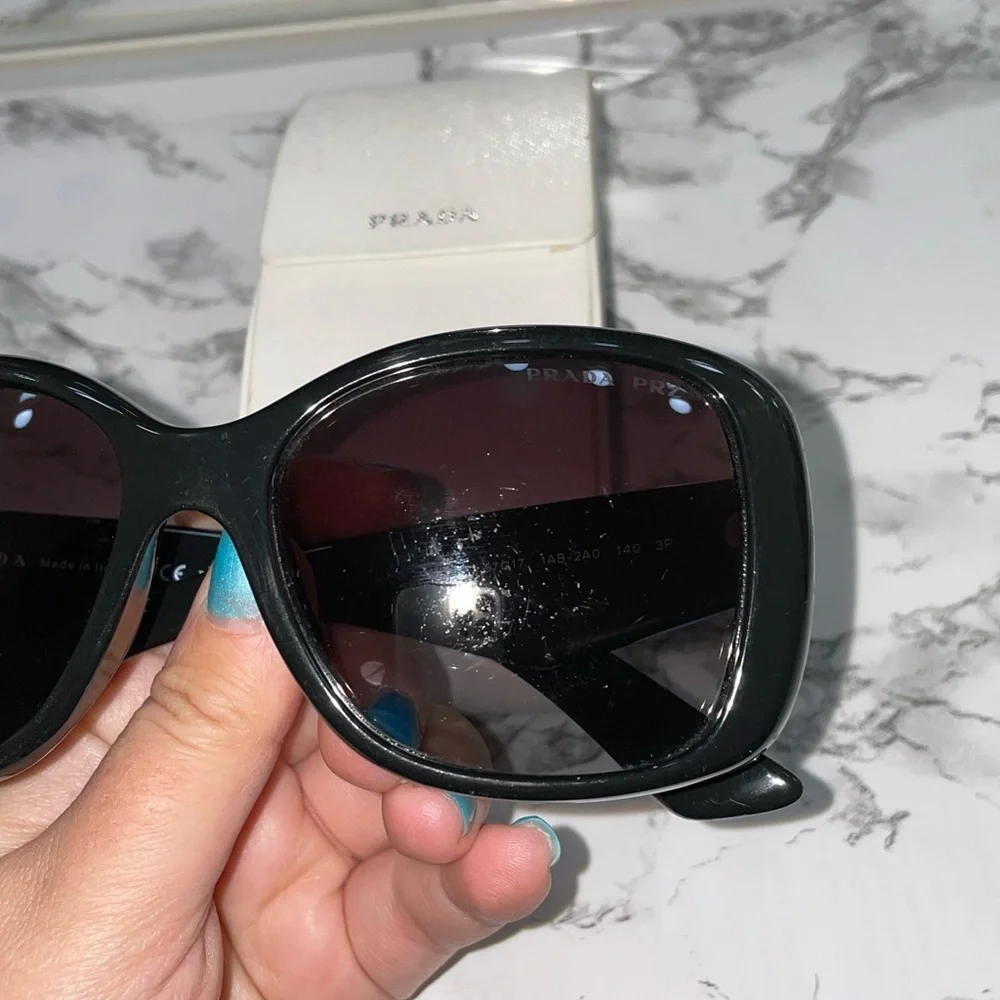 ❌❌SOLD❌❌Prada Black Oversized Sunglasses SPR32P 57017 - Picture 9 of 15